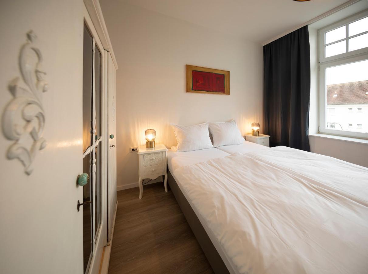 Jaybnb - Apartment Direkt Am Hafen Mit Terrasse Und Uhd Tv Dortmund Luaran gambar